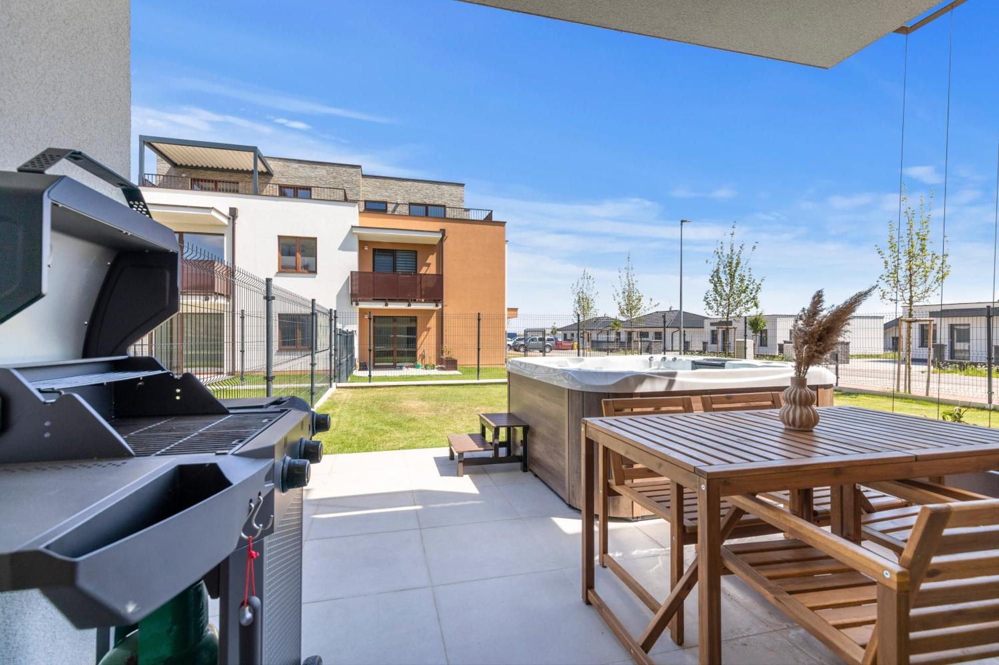 Boho Apt W Jacuzzi, Grill & Garden Modra Εξωτερικό φωτογραφία